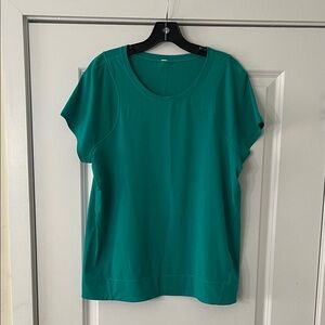 Lululemon green Women's Top sz 10 loose fit